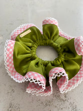 Load image into Gallery viewer, Oversized Scrunchie