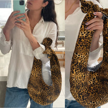Load image into Gallery viewer, The Eva Everyday Bag (Reversible)